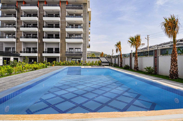 Трехкомнатная квартира с мебелью