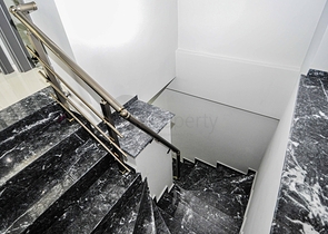 Трехкомнатная квартира с мебелью