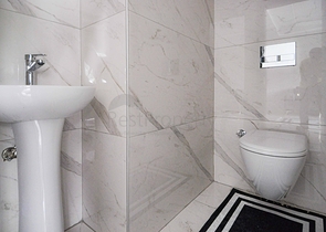 Трехкомнатная квартира с мебелью