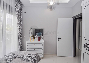 Трехкомнатная квартира с мебелью