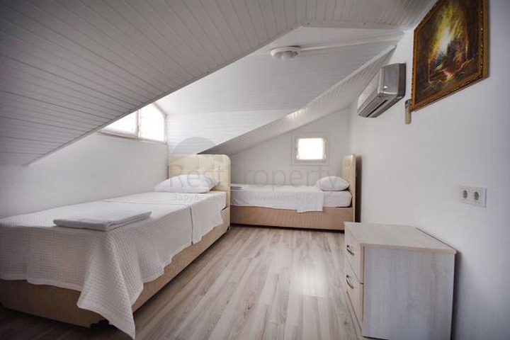 Просторная вилла 6+1 с личным бассейном в Фетхие