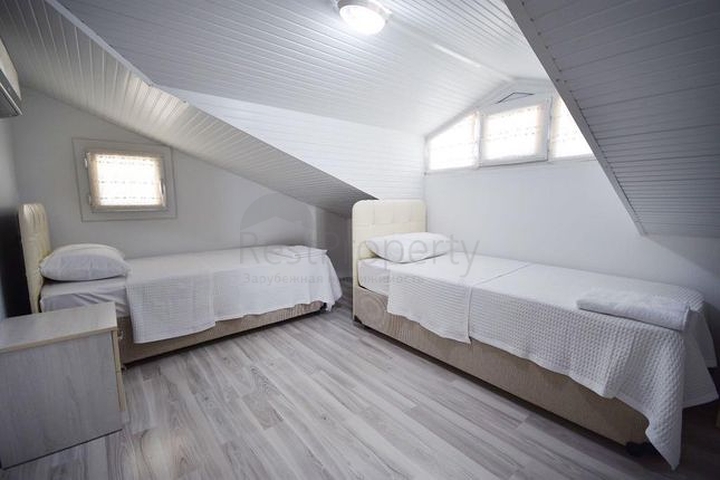 Просторная вилла 6+1 с личным бассейном в Фетхие