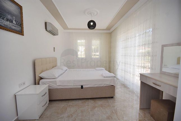 Просторная вилла 6+1 с личным бассейном в Фетхие