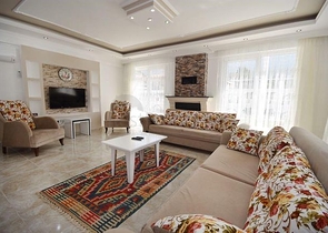 Просторная вилла 6+1 с личным бассейном в Фетхие