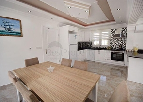 Просторная вилла 6+1 с личным бассейном в Фетхие