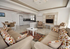 Просторная вилла 6+1 с личным бассейном в Фетхие