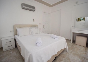 Просторная вилла 6+1 с личным бассейном в Фетхие