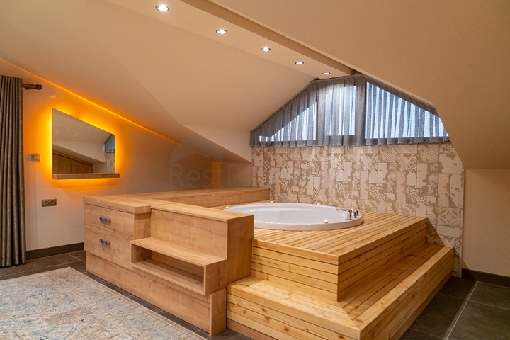 Элитная вилла с 3 спальнями в Оваджике Фетхие