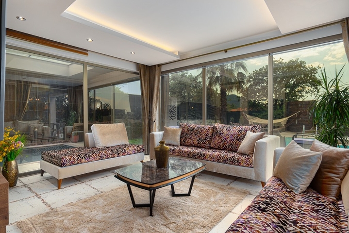 Элитная вилла с 3 спальнями в Оваджике Фетхие