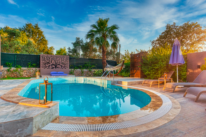 Элитная вилла с 3 спальнями в Оваджике Фетхие