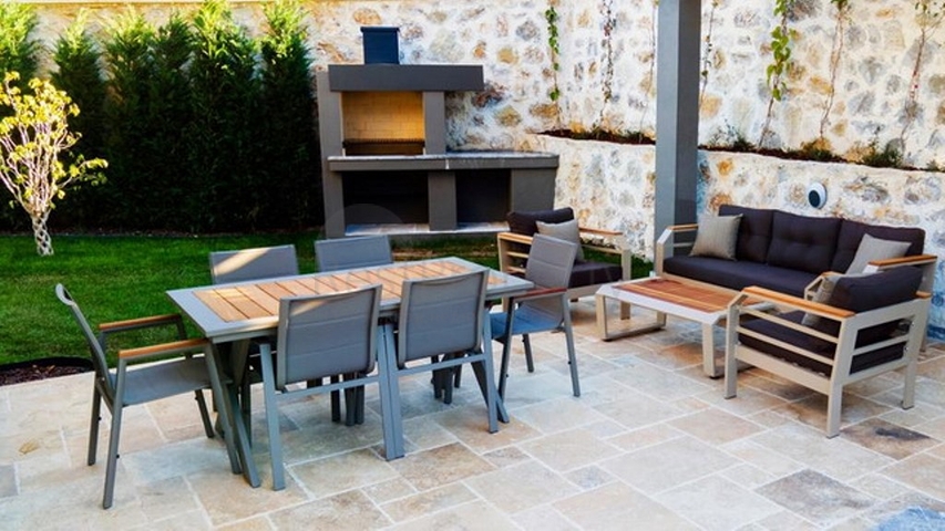 Отдельностоящая вилла с 3 спальнями в Чалыше