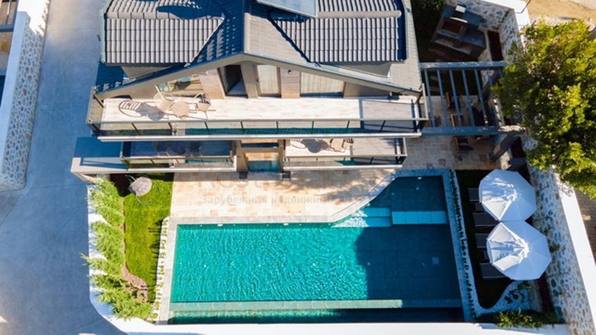 Отдельностоящая вилла с 3 спальнями в Чалыше