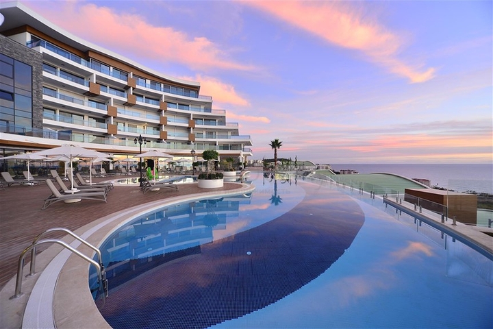 Элитный комплекс с панорамным видом на море и горы