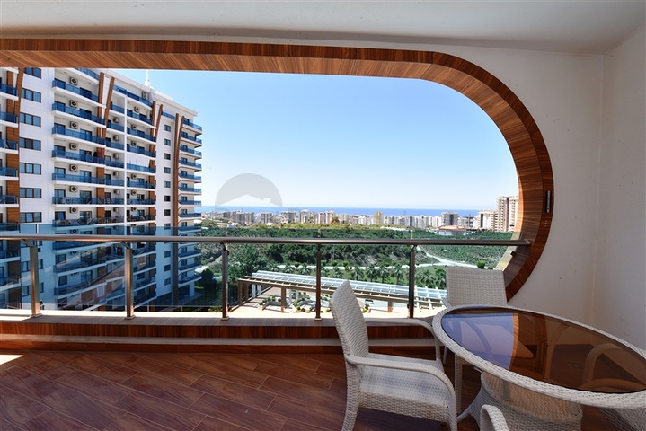 Трехкомнатная квартира с мебелью