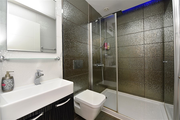 Трехкомнатная квартира с мебелью