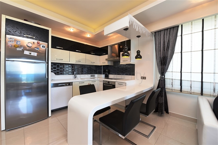 Трехкомнатная квартира с мебелью