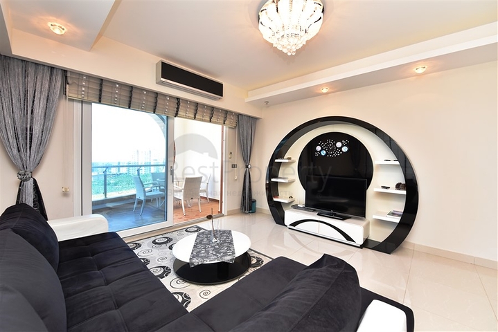 Трехкомнатная квартира с мебелью