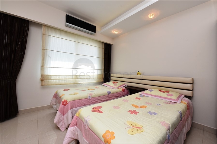 Трехкомнатная квартира с мебелью