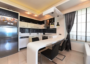 Трехкомнатная квартира с мебелью