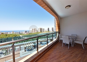 Трехкомнатная квартира с мебелью