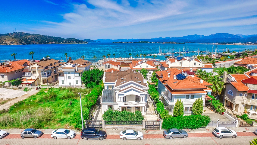 Элитная вилла с 5 спальнями в центре Фетхие