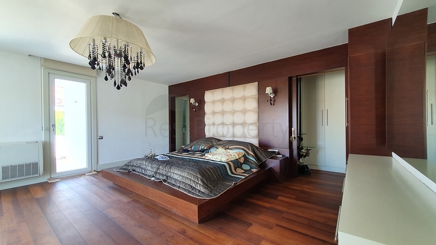 Элитная вилла с 5 спальнями в центре Фетхие