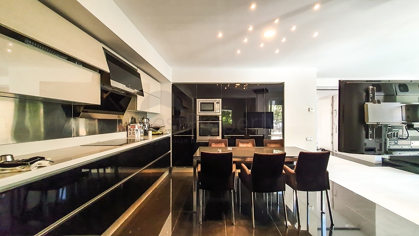 Элитная вилла с 5 спальнями в центре Фетхие