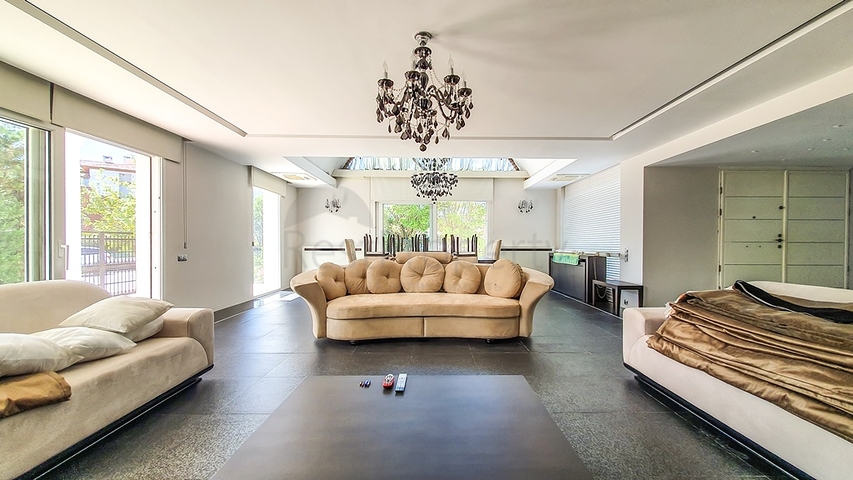 Элитная вилла с 5 спальнями в центре Фетхие