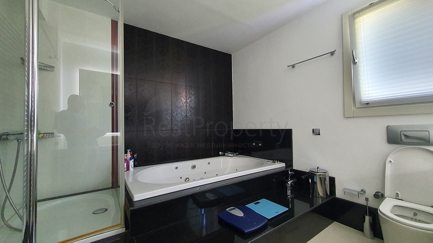 Элитная вилла с 5 спальнями в центре Фетхие