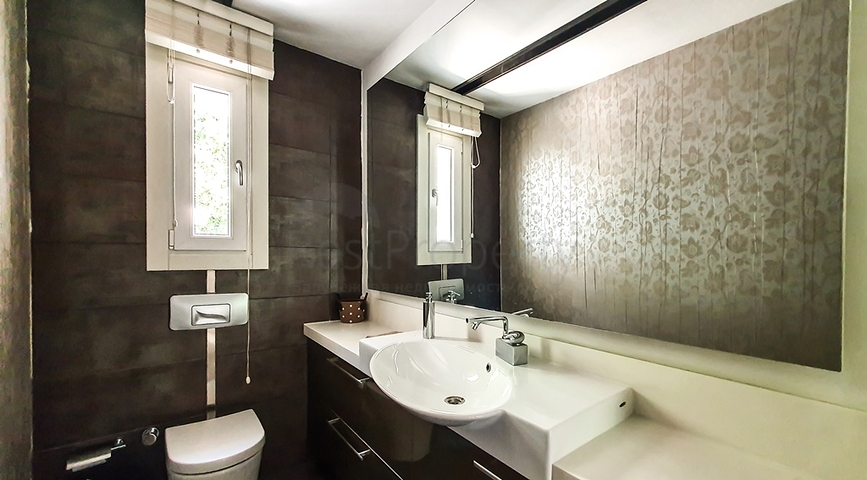 Элитная вилла с 5 спальнями в центре Фетхие