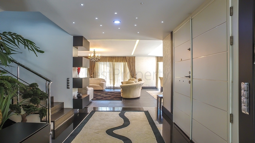 Элитная вилла с 5 спальнями в центре Фетхие