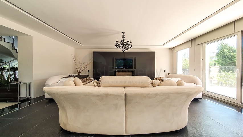 Элитная вилла с 5 спальнями в центре Фетхие