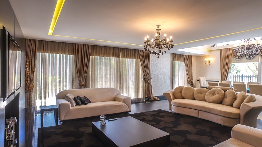 Элитная вилла с 5 спальнями в центре Фетхие