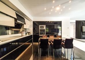 Элитная вилла с 5 спальнями в центре Фетхие