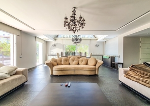 Элитная вилла с 5 спальнями в центре Фетхие