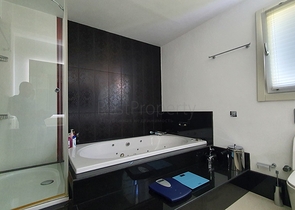 Элитная вилла с 5 спальнями в центре Фетхие