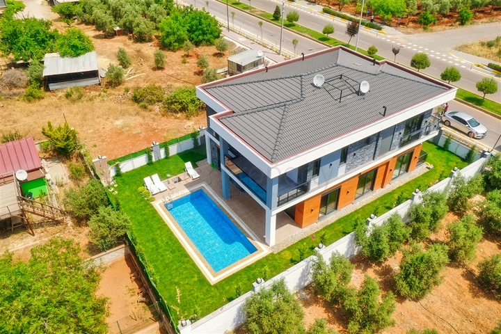 Отдельностоящая вилла 5+1 в Ешилбахире Дошемеальты