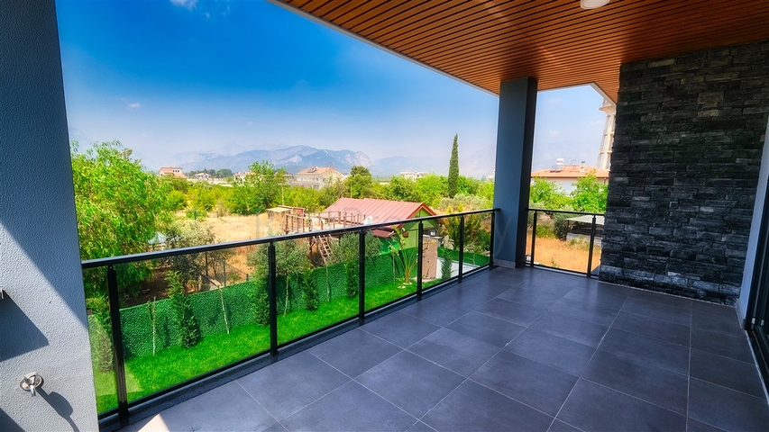 Отдельностоящая вилла 5+1 в Ешилбахире Дошемеальты