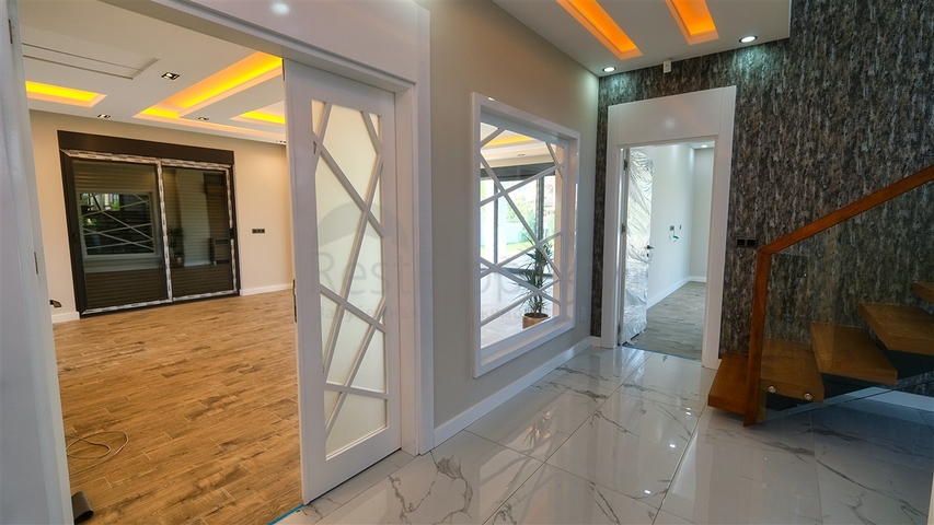 Отдельностоящая вилла 5+1 в Ешилбахире Дошемеальты