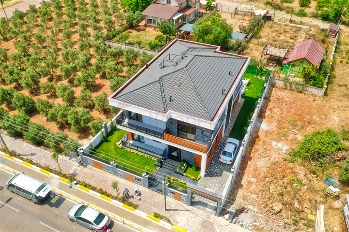 Отдельностоящая вилла 5+1 в Ешилбахире Дошемеальты