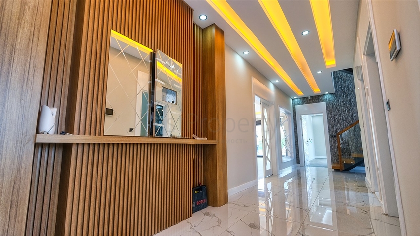 Отдельностоящая вилла 5+1 в Ешилбахире Дошемеальты