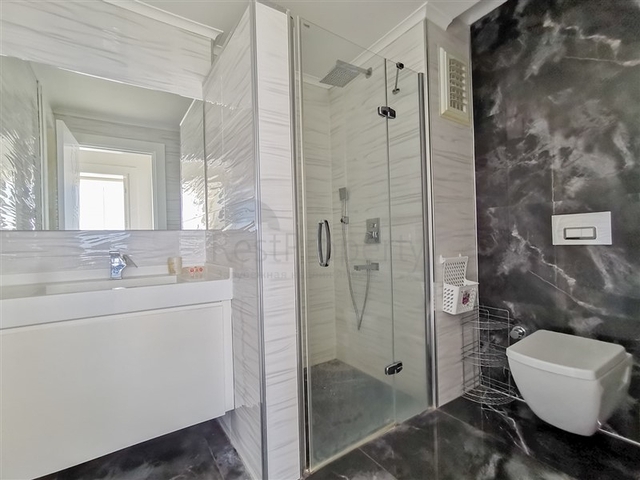 Трехкомнатная квартира с видом на море