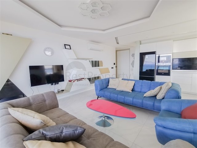 Трехкомнатная квартира с видом на море