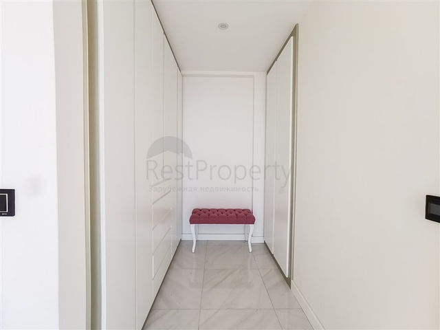 Трехкомнатная квартира с видом на море