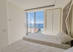 Трехкомнатная квартира с видом на море