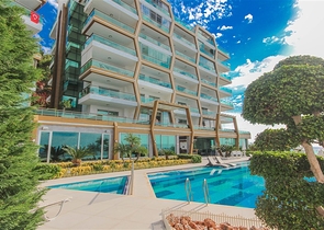 Трехкомнатная квартира с видом на море