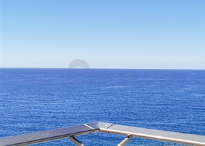 Трехкомнатная квартира с видом на море