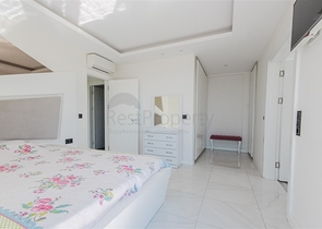 Трехкомнатная квартира с видом на море