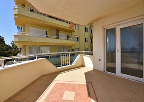 Трехкомнатная квартира в районе Махмутлар