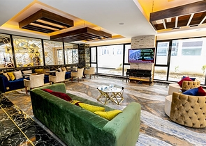 Двухкомнатная квартира с мебелью